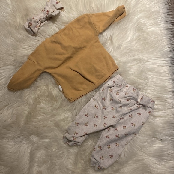 3/25 RABBIT+ BEAR by Emily and Oliver 3 piece set Wildflower shirt Pant Headband - Picture 4 of 7